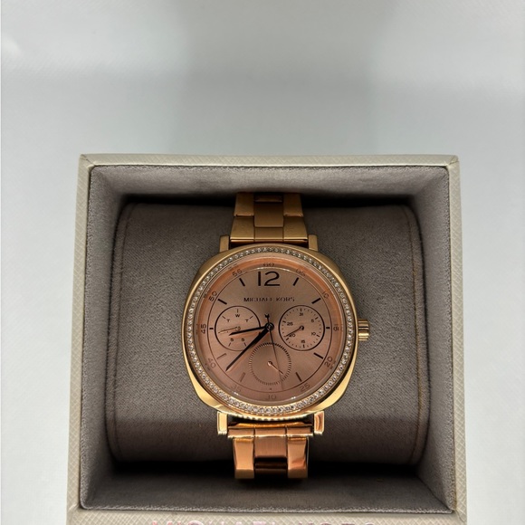 Michael Kors watch - Picture 1 of 2